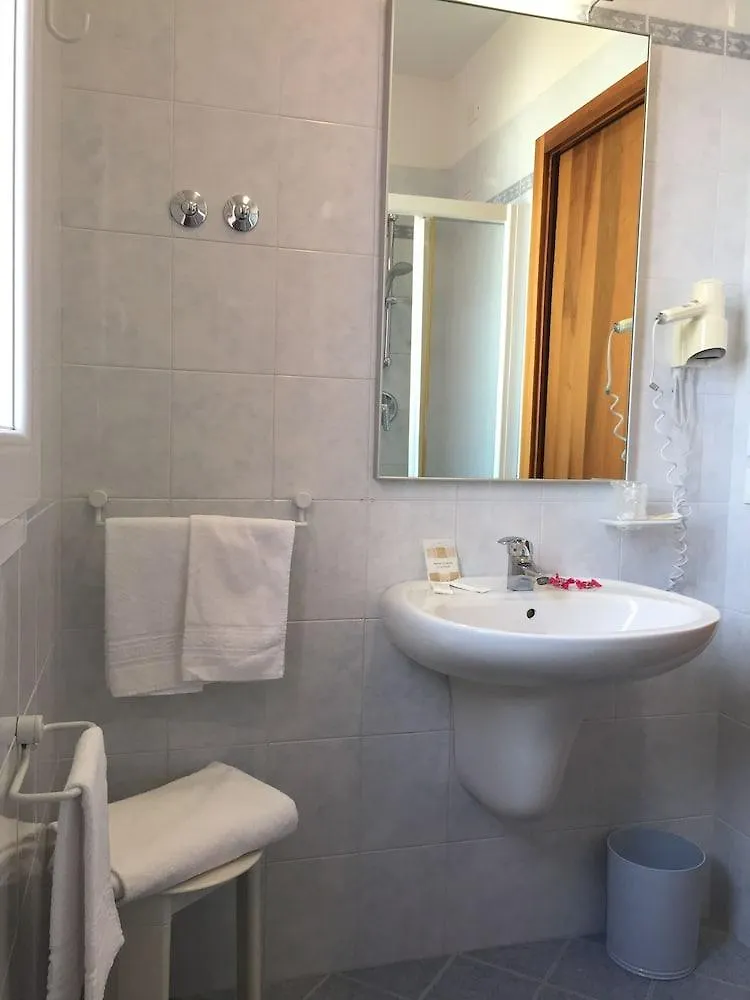 Hotel Storione Lido di Jesolo 3*,